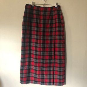 Crazy Horse (A Liz Claiborne Company) Plaid Red/Gray/Black Skirt
